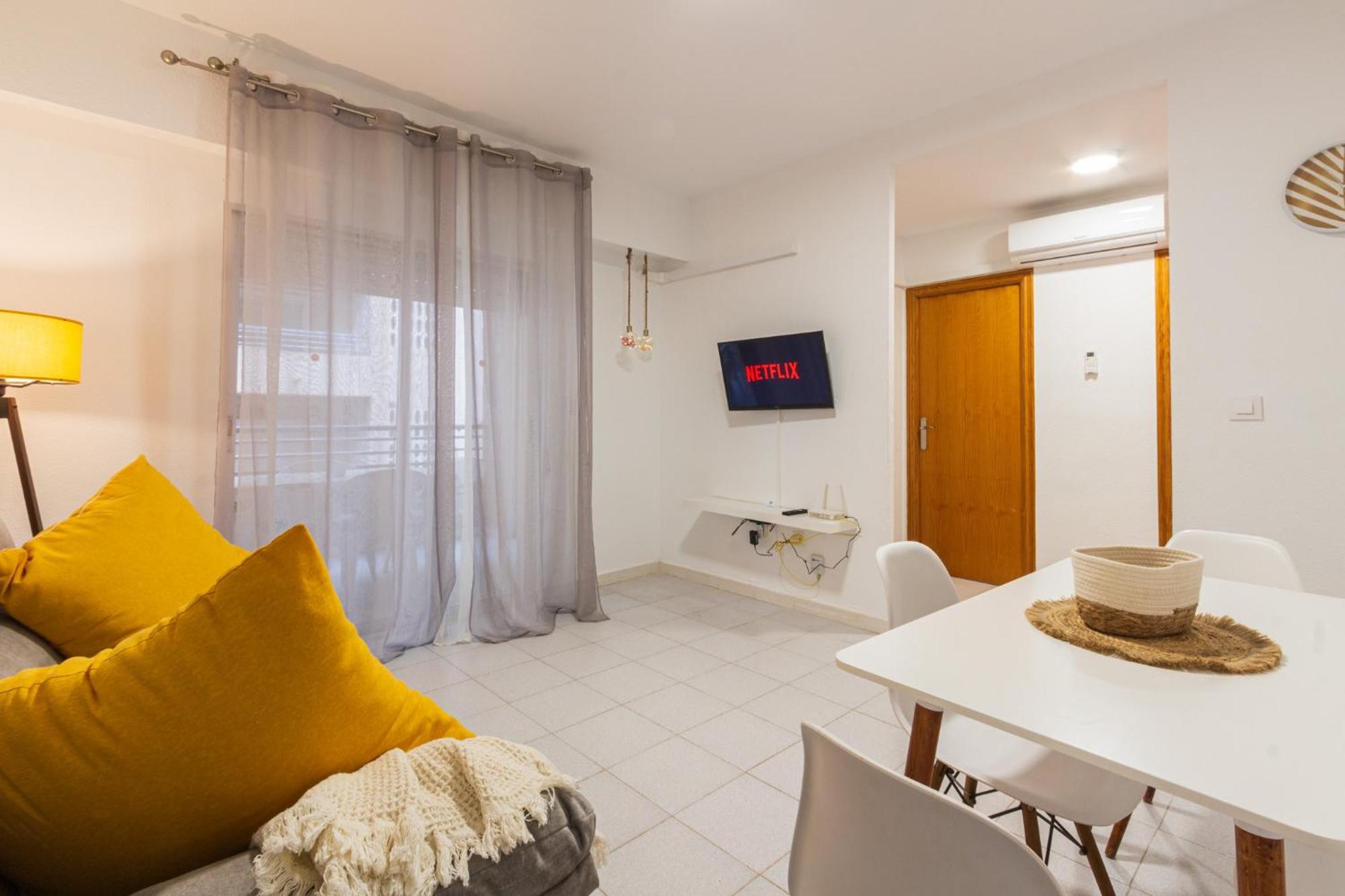 Menabrea Holiday House Near The Beach And Airport Santa Pola Zewnętrze zdjęcie