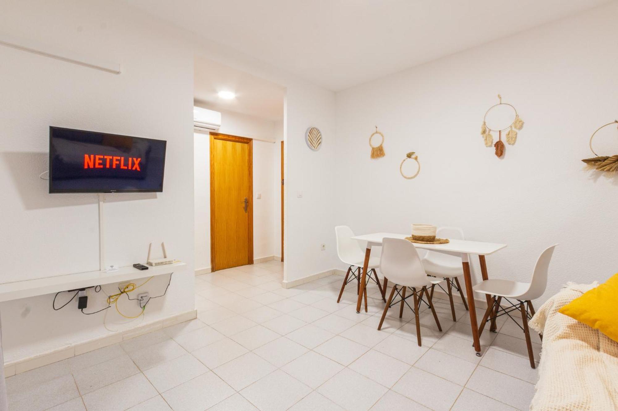Menabrea Holiday House Near The Beach And Airport Santa Pola Zewnętrze zdjęcie